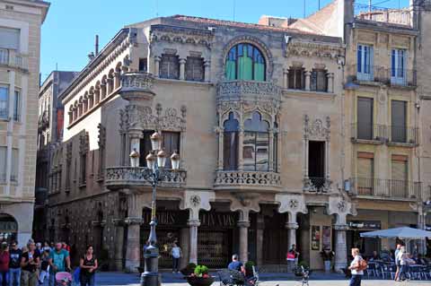 Casa Navàs am Plaça del Mercadal in Reus