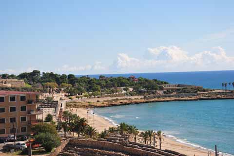 Aussicht am Mediterranean Balcony zum Fortí De Sant Jordi und Fortí de la Reina