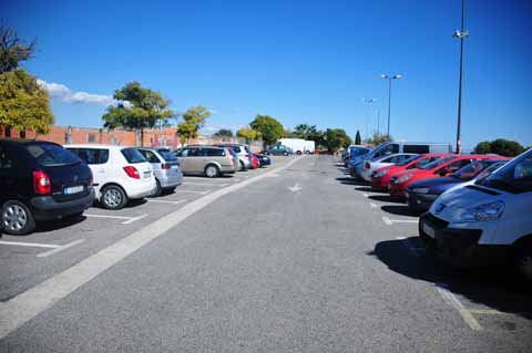 Parkplatz unmittelbar am Ausgang vom Muralla romana. Passeig arqueològic