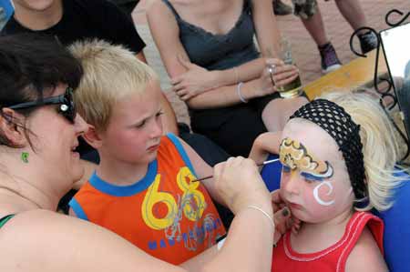 Gesichter Bemalen zum Familienfest Seebergen 2010