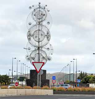 Windspiel im Kreisverkehr Avenue Campoamor, Arrecife