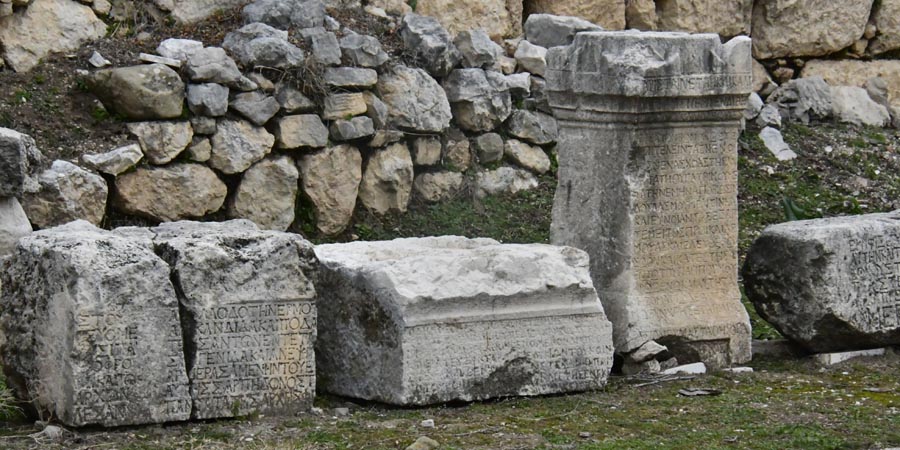 Arykanda Antik Kenti, Steine am Parkplatz Arykanda Ancient City, Steine am Parkplatz