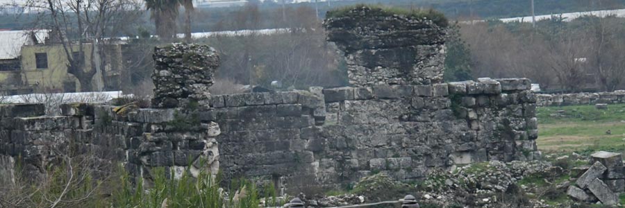 Limyra Antik Kenti, Hamam / Terme, Thermae, Südbad, South Baths an der byzantinischen Stadtmauer der Oststadt Limyra Antik Kenti, Hamam / Terme, Thermae, Südbad, South Baths an der byzantinischen Stadtmauer der Oststadt