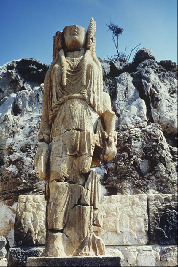 Karyatide am Heroon, Limyra / Zemuri Karyatide am Heroon, Limyra / Zemuri