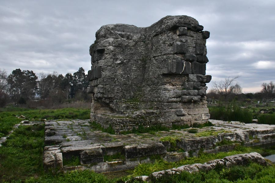 Kenotaph (Scheingrab) des Gaius Caesar, Limyra / Zemuri, Anıtı / Kenotaph / Cenotaph (Scheingrab) des Gaius Caesar Kenotaph (Scheingrab) des Gaius Caesar, Limyra / Zemuri, Anıtı / Kenotaph / Cenotaph (Scheingrab) des Gaius Caesar