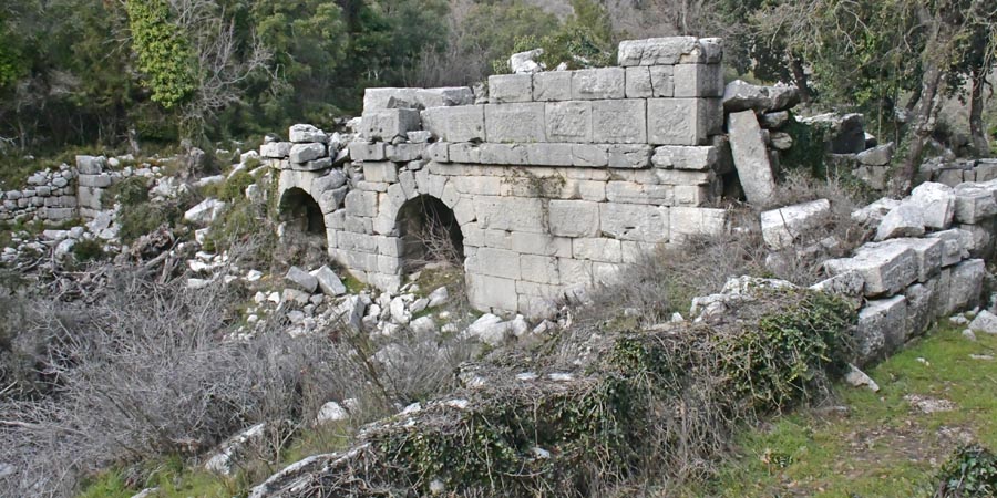 Attalos Stoası / Korint Tapınak, Termessos Antik Kenti, Döşemealtı Attalos Stoası / Korint Tapınak, Termessos Antik Kenti, Döşemealtı