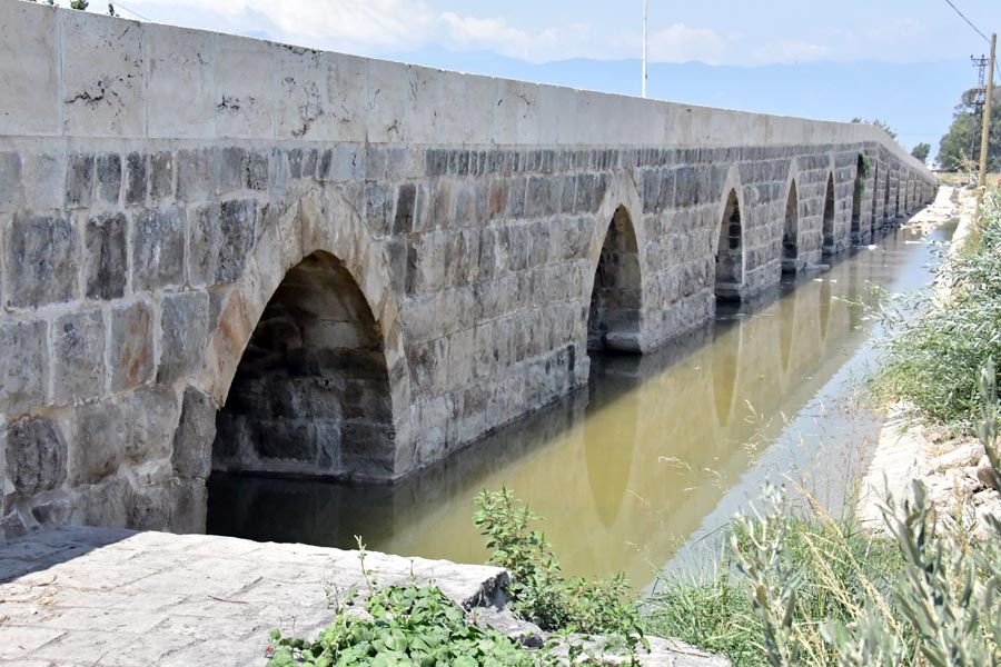 Tarihi Muratpaşa Köprüsü