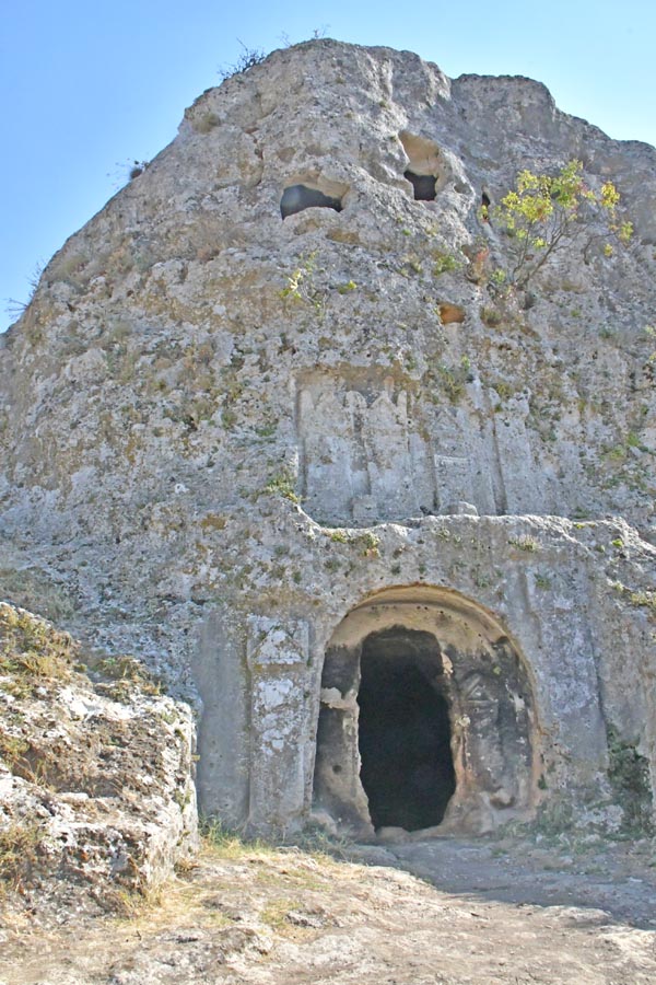 Hatay Altınözü Yunushanı Gelinler Dağı Nekropolü, Antakya, Dafne