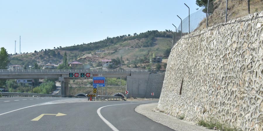 Pınarbaşı-Kahramanmaraş-Yolu / D825 (Kayseri - K.Maraş Yolu)