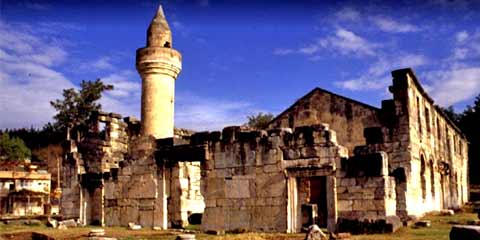 Filaviopolis Kadirli, Ala Camii