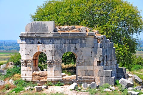 Prachtallee - Hierapolis Kastabala Antik Kenti