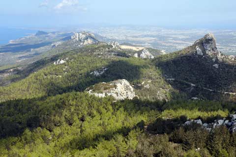 Ausblick von der Burg Kantara Kalesi auf Karpaz