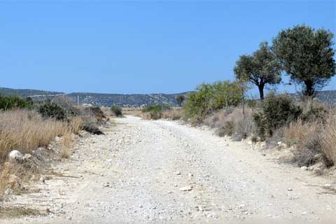 Schotterweg von Sazliköy nach Büyükkonuk