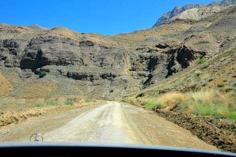 Schotterweg zum Ishkhani Monastery, Ishan Manastır / Kloster Işhan Kilisesi / Kirche von Işhan