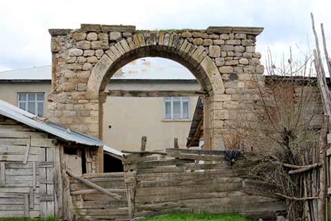 İbrahim Bey Sarayi, Yazıbaşı