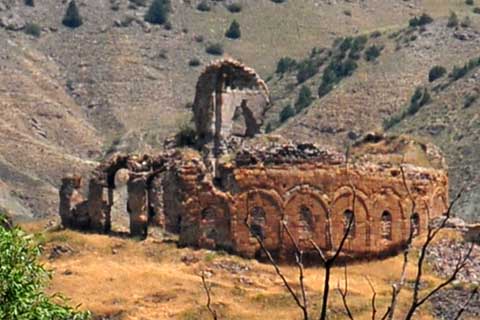 Penek Kilisesi / Bana Cathedral