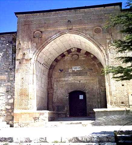 Yelmaniye Camisi, Yelmaniye Camii (Medrese Cami) - Eski Câmi, Çemisgezek