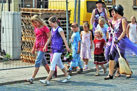 Kinder zum Zuckertütenfest im Kindergarten Haarhausen