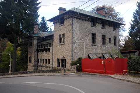 Casa Cu Farfurii Sinaia