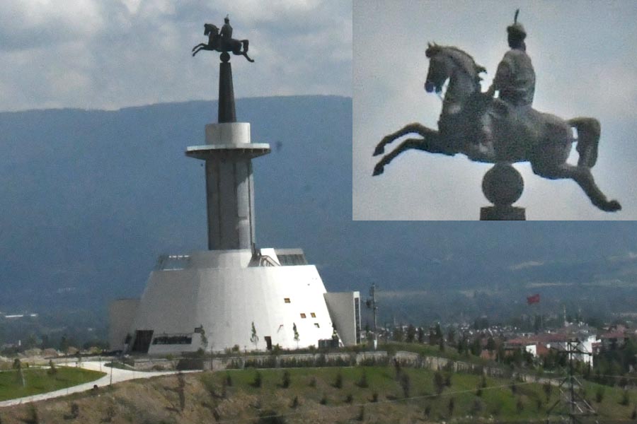 Koroglu-Statue im Uluslararası Türk Dünyası Köroğlu Parkı,Bolu