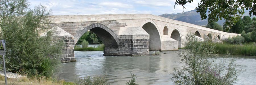 Tarihi Talazan Köprüsü