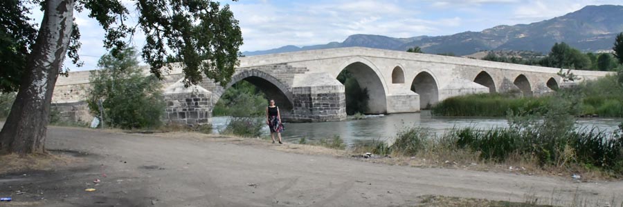Tarihi Talazan Köprüsü