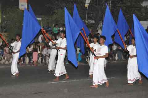 Buddhistische Fahne blau buddhist flag blue - Navam Perahera Colombo 2014