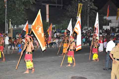 District flag, Distriktfahnenträger - Navam Perahera Colombo 2014