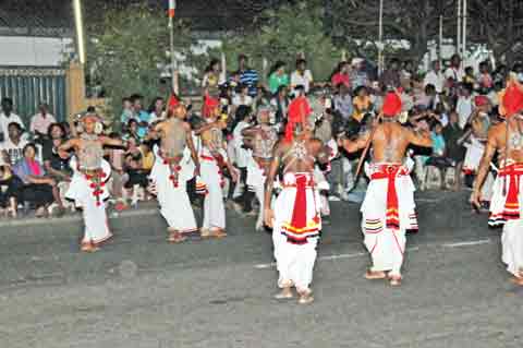 Kandyan Ves Dancers - Navam Perahera Colombo 2014