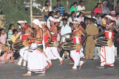 Naiyandi Dance - Navam Perahera Colombo 2014