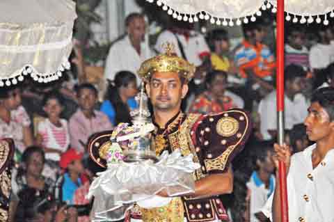 Nilames Chieftains - Navam Perahera Colombo 2014