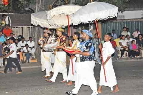 Nilames Chieftains - Navam Perahera Colombo 2014