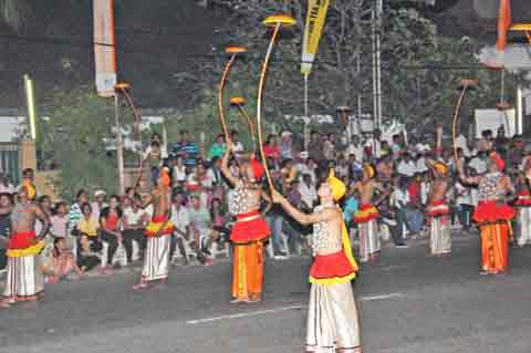 Raban Playing - Navam Perahera Colombo 2014