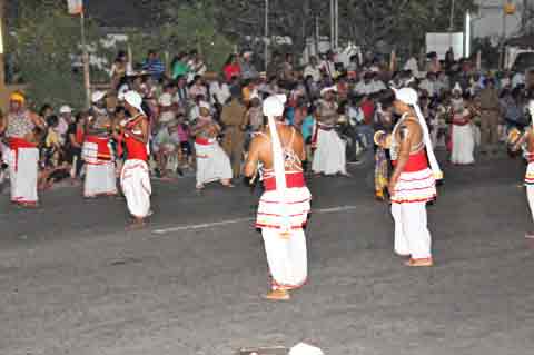 Udekki Performance - Navam Perahera Colombo 2014