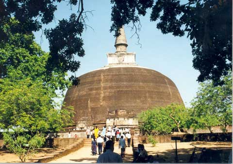 Rankot Vehera - Polonnaruva Sri Lanka