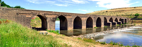 Ongözlü Köprü, The Old Bridge on Tigris River