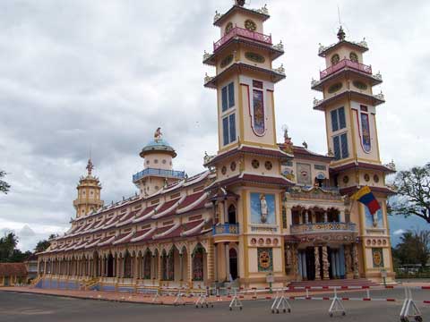 Tay Ninh Holy See Tempel (wird bei dieser Rundreise nicht besichtigt!)