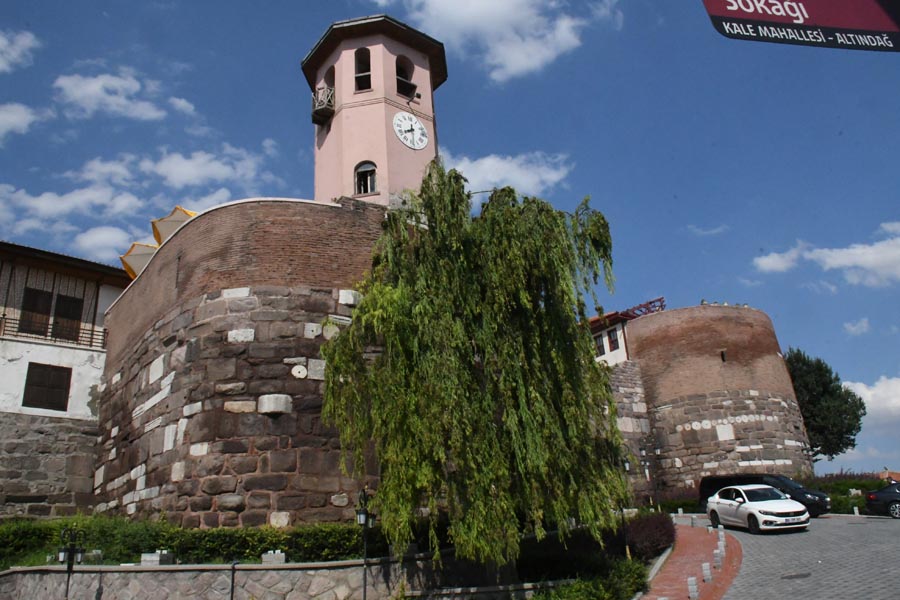Kale Kapısı mit Saat Kulesi, Ankara