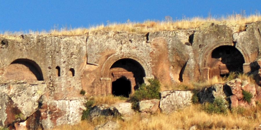 Felsengräber Kaya mezarları, Ayşepınar