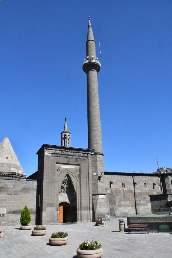 Hunat Hatun Camii, Kayseri