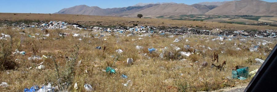 Müll an der Sarız Yolu bei Sarız