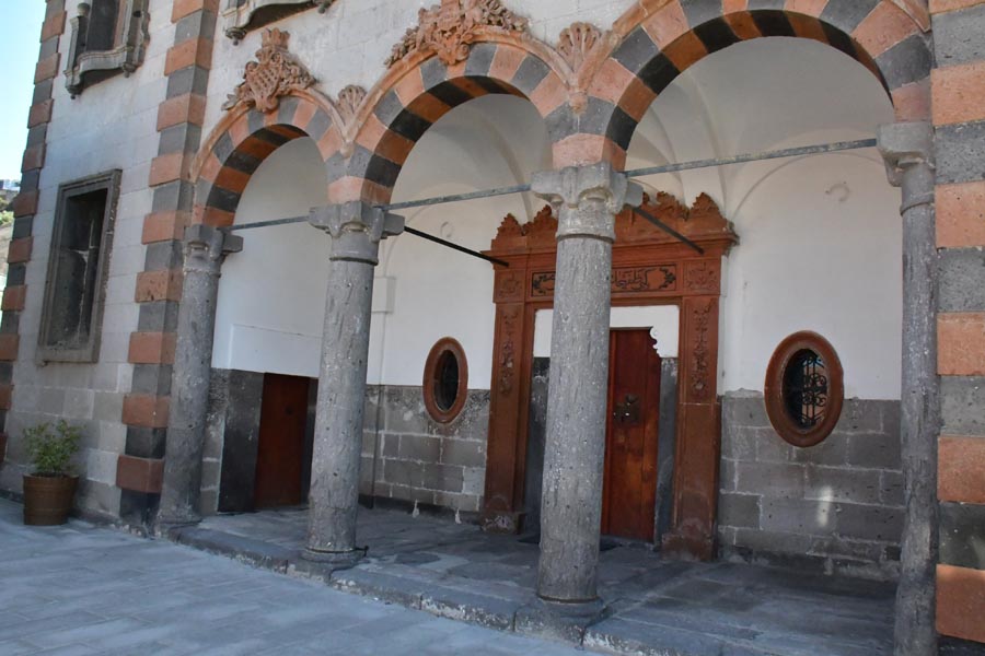 Panaya Rum Kilisesi / Yeni Zafer Camii / Yaman Dede / Mehmet Kadir Keçeoğlu, Tablakaya-Talas, Kayseri