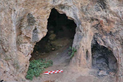Eingang zur Höhle Ambarderesi Mağarası, Aydınkent-İvriz