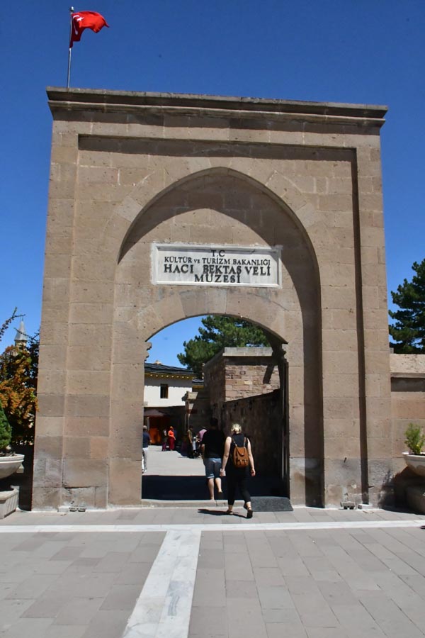Cümle (Çatal) kapısı, Hadschi-Bektasch-Komplex / Hacı Bektaş Veli Külliyesi, Hacıbektaş