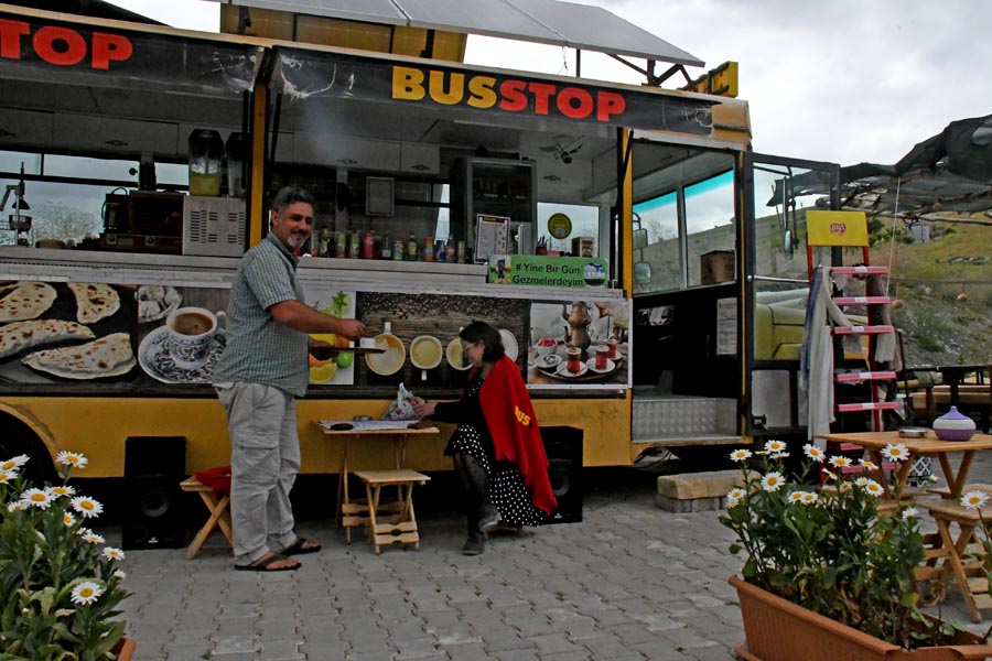 Busstop Krater Cafe, Narlıgöl Krater Gölü, Narköy