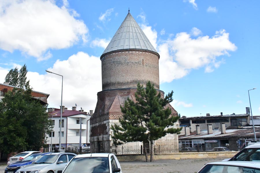 Güdük Minare (Şeyh Hasan Bey Türbesi), Sivas