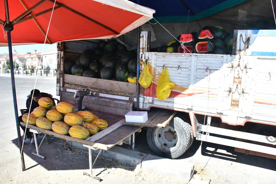 Melonenverkauf an Tarihi Kesik Köprü, Sivas