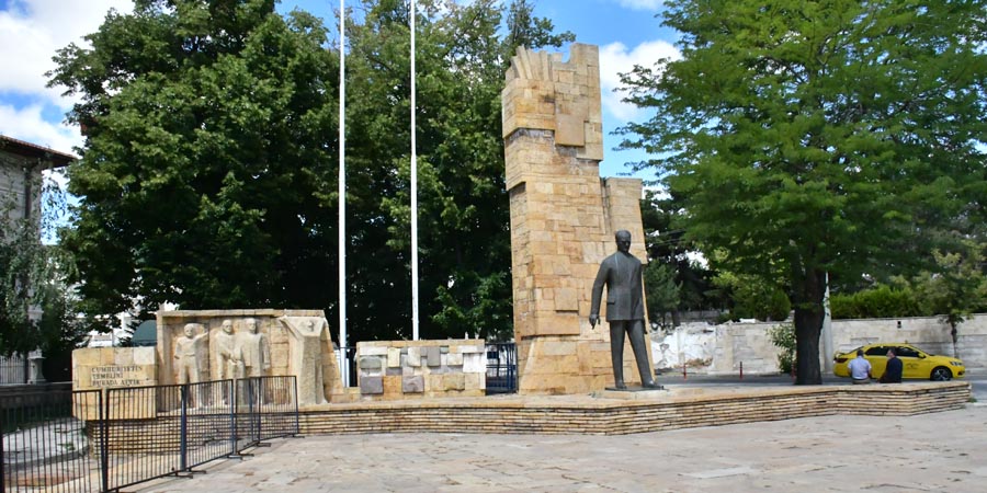 Mustafa Kemal Atatürk Monument, Sivas