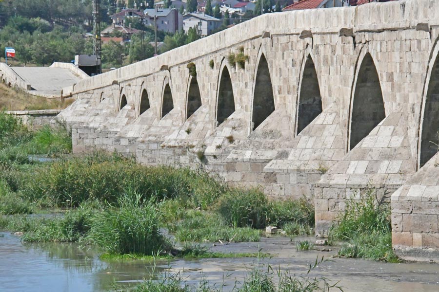 Tarihi Kesik Köprü, Sivas