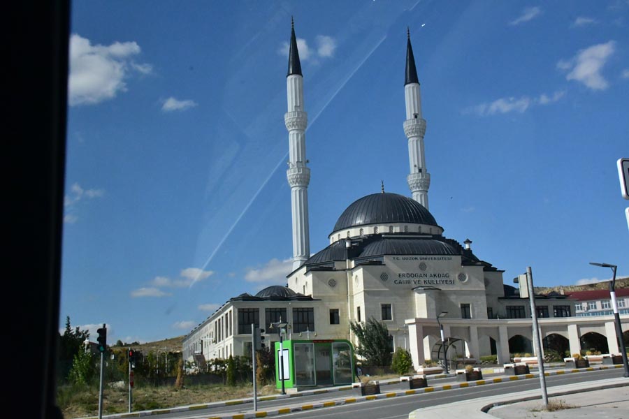 Erdoğan Akdağ Camii, Azizli